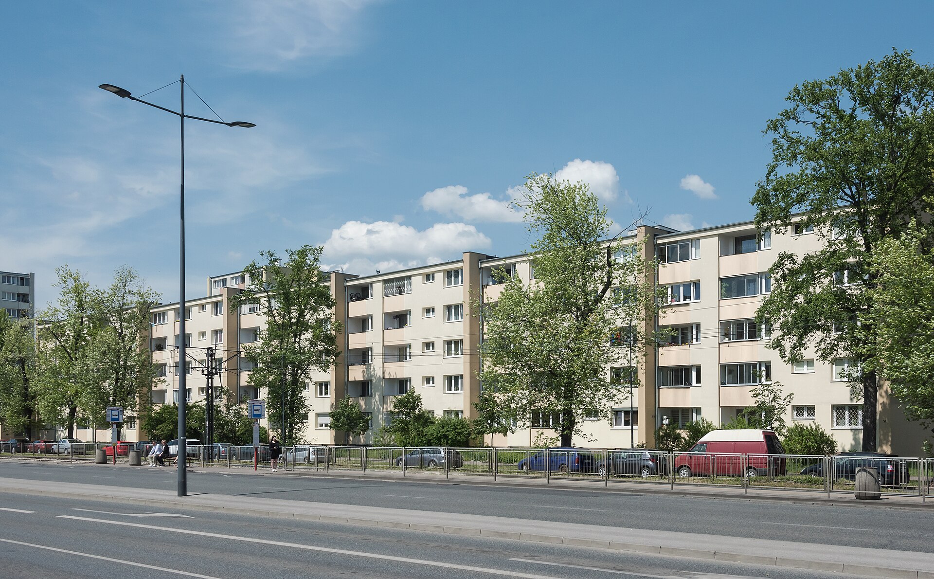 Bloki mieszkalne przy ulicy Grochowskiej 170